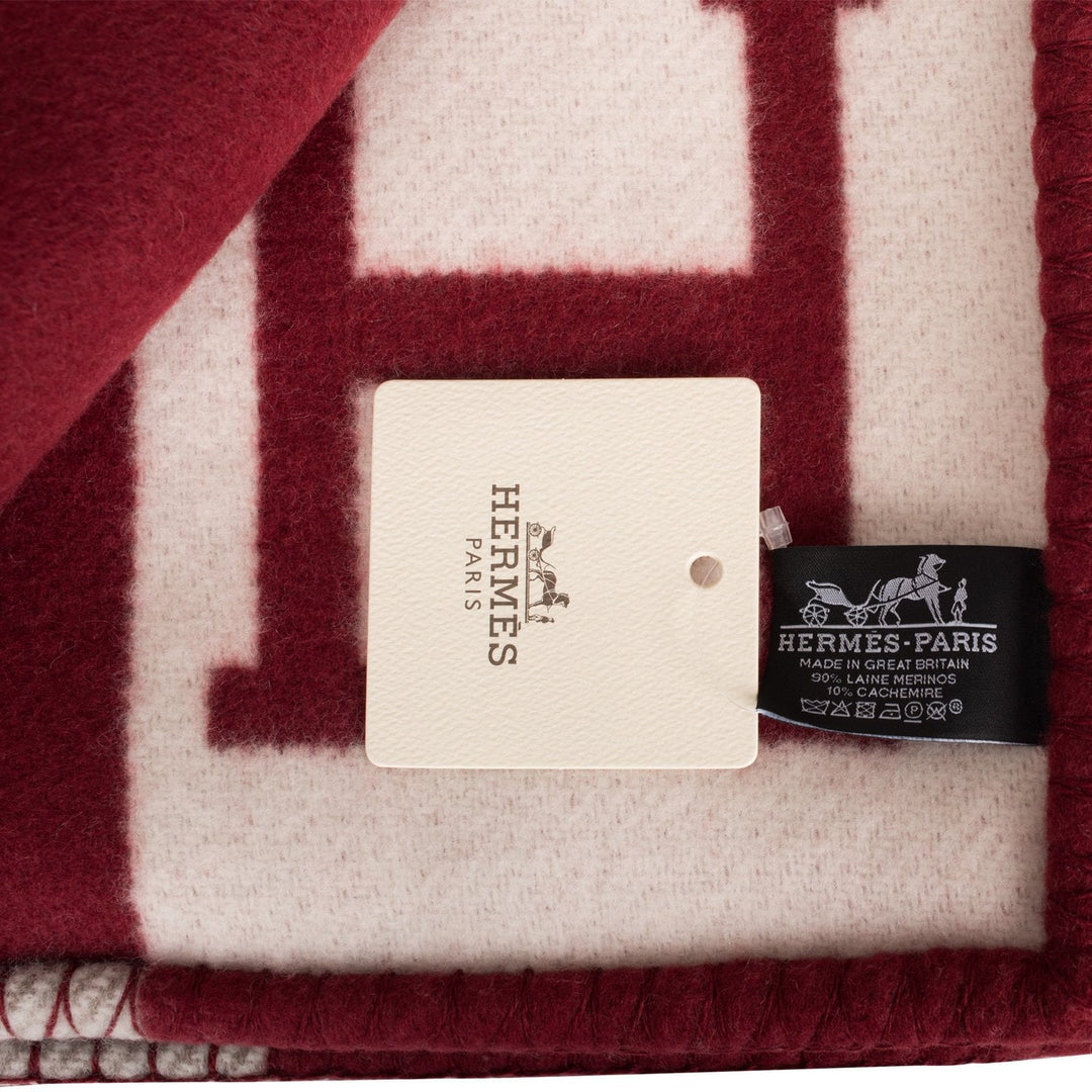 Top quality Hermes "Classic Avalon" Ecru and Rouge Blanket