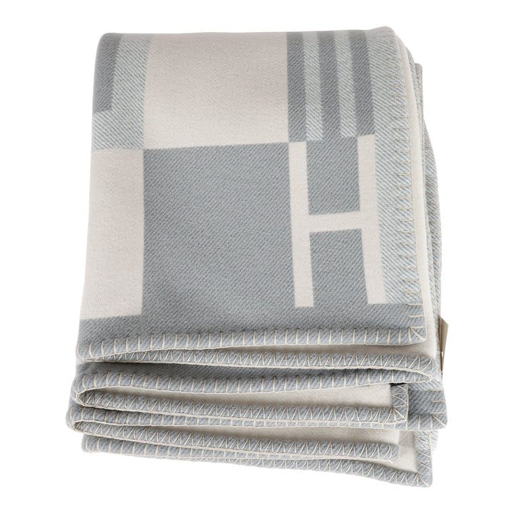 Top quality Hermes "Ithaque" Gris and Perle Blanket