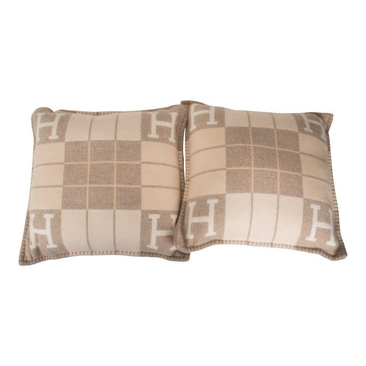Top quality Hermes "Avalon III" Coco and Camomille Signature H Cushion PM Set of Two