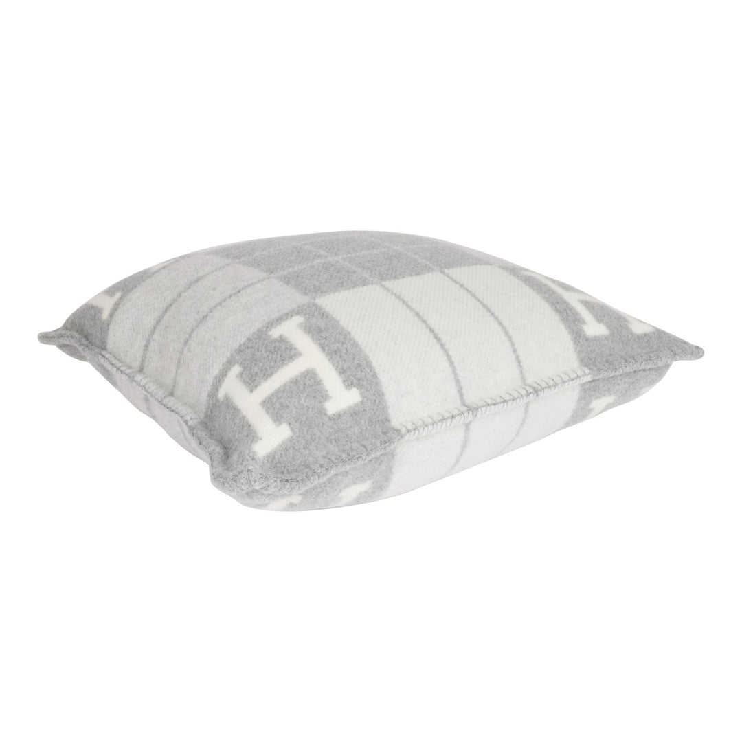 Top quality Hermes "Avalon III" Ecru and Gris Clair Signature H Cushion PM Set of Two
