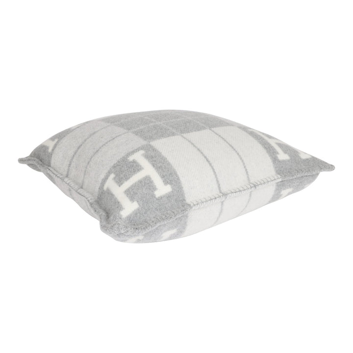 Top quality Hermes "Avalon III" Ecru and Gris Clair Signature H Cushion PM Set of Two