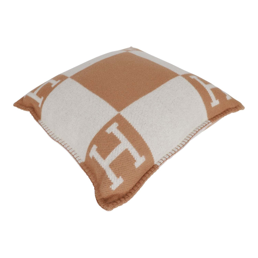 Top quality Hermes "Avalon" Ecru and Camel Signature H Cushion Set PM
