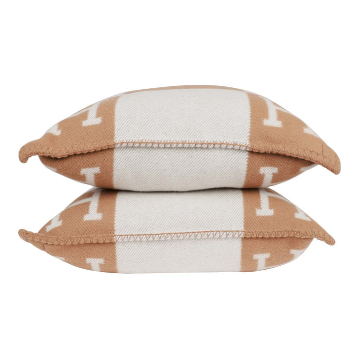Top quality Hermes "Avalon" Ecru and Camel Signature H Cushion Set PM