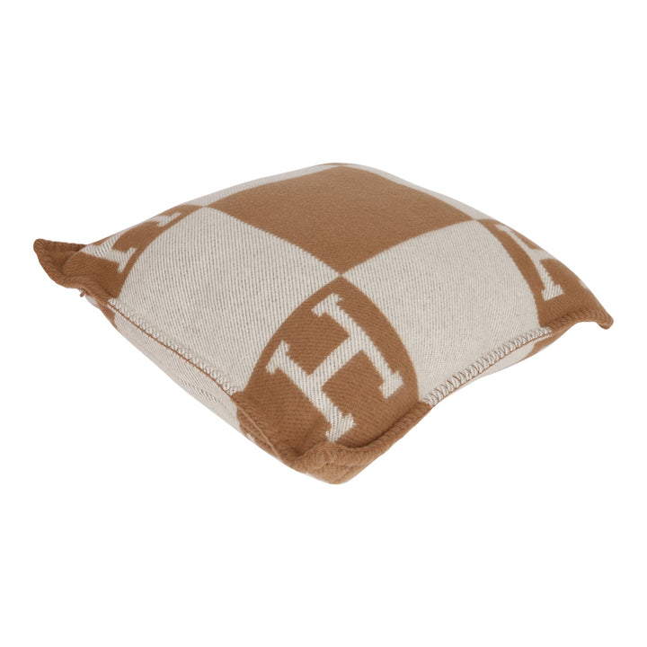 Top quality Hermes "Avalon" Ecru and Camel Signature H Cushion PM