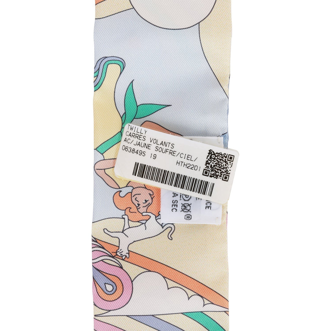 Top quality Hermes "Carres Volants" Soufre Silk Twilly