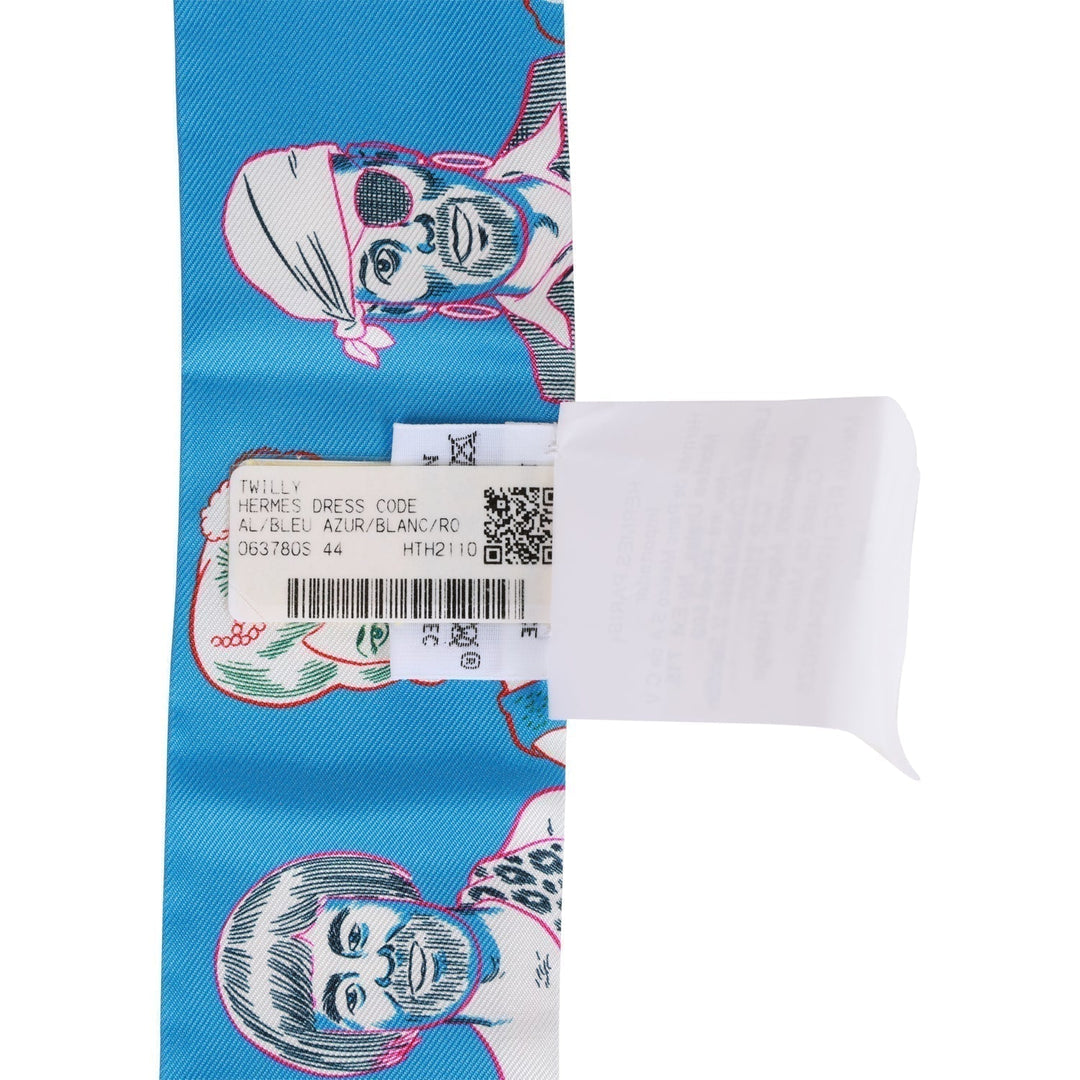 Top quality Hermes "Dress Code" Bleu Azur Silk Twilly Pair