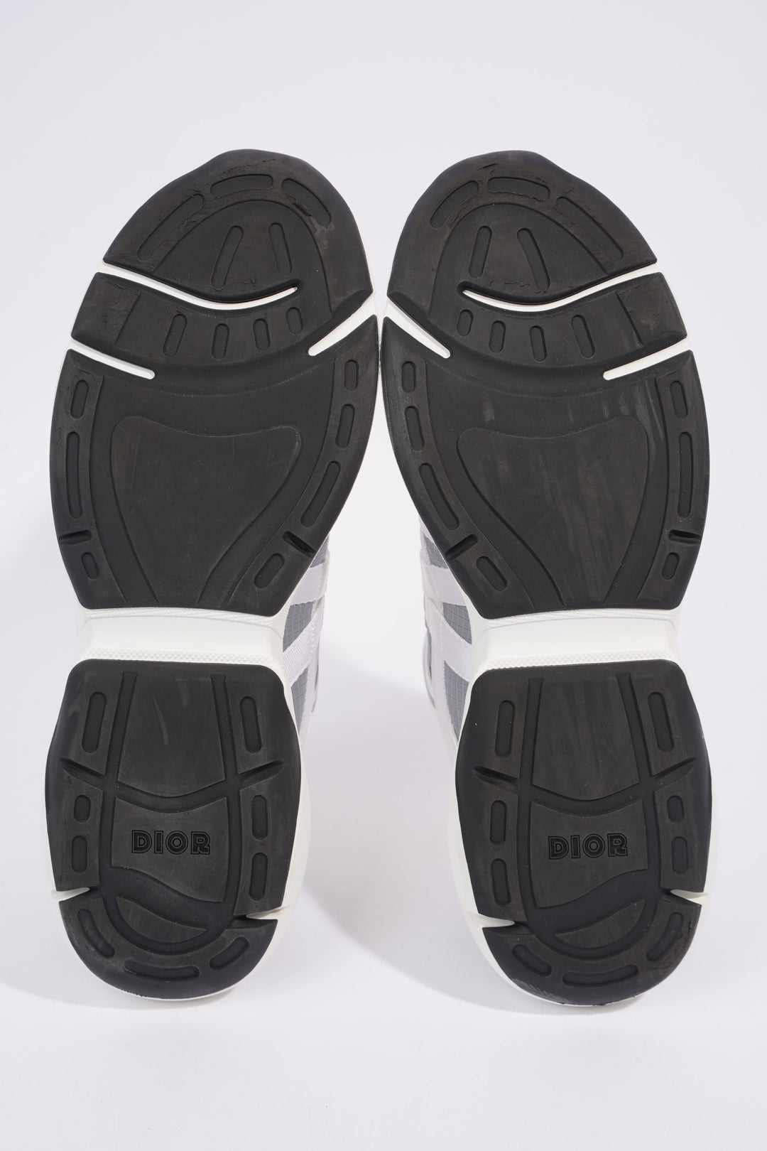 Christian Dior B24 Runtek White / Grey Technical Fabric EU 42.5 UK 8.5