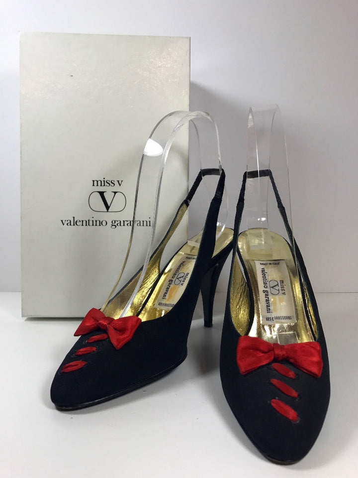 VALENTINO Garavani Circa 1990s Miss V Black Silk, Red Bow Size 6