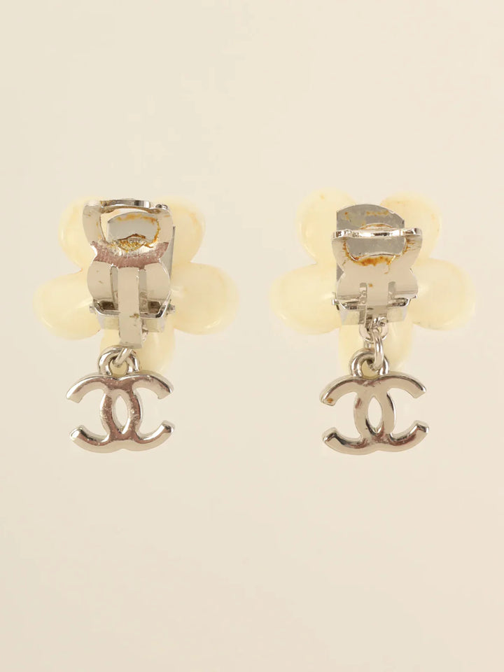 Chanel 2005 Made Camellia Cc Mark Swing Earrings White/Silver