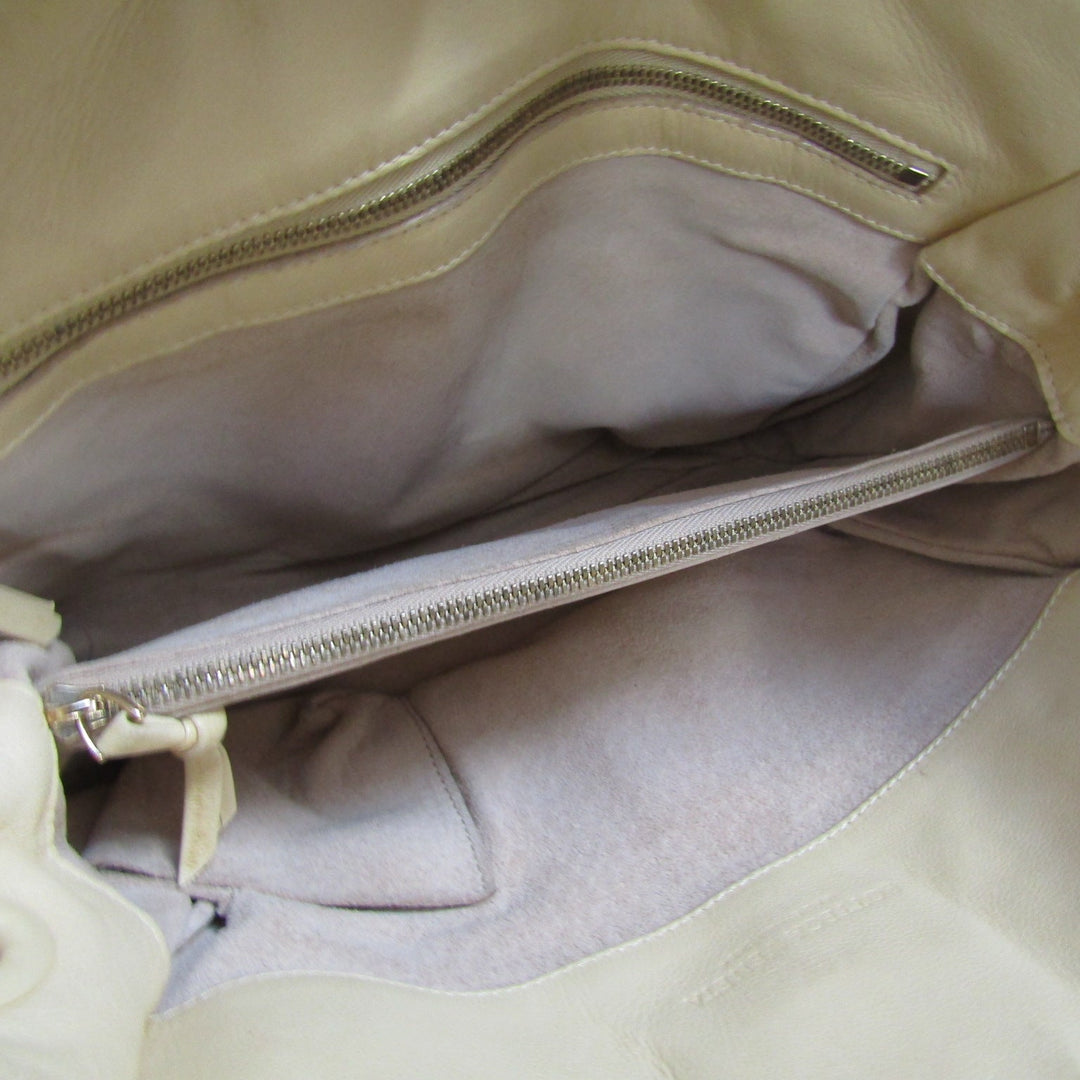 Bottega veneta Shoulder Bag in White Leather