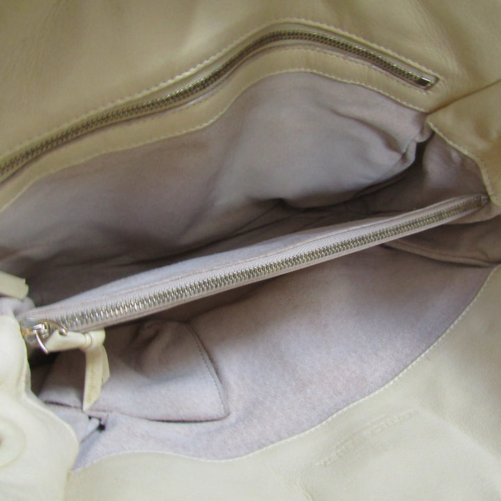 Bottega veneta Shoulder Bag in White Leather