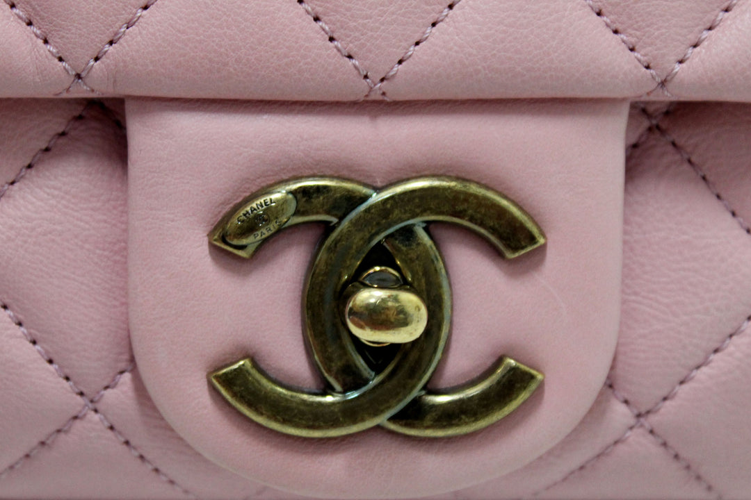 Top Quality Chanel Pink Calfskin Leather Zipped Back Pocket Calfskin Flap Bag