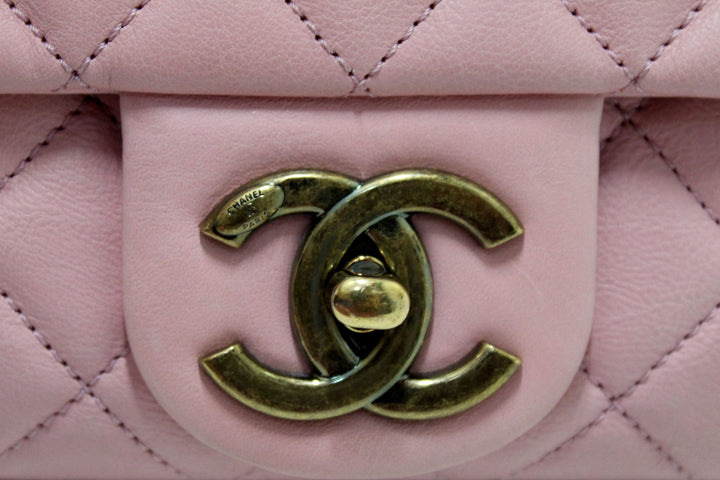 Top Quality Chanel Pink Calfskin Leather Zipped Back Pocket Calfskin Flap Bag