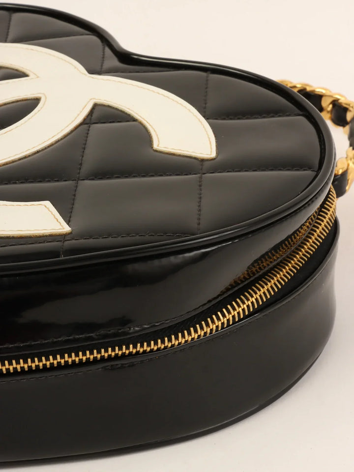 Chanel Around 1995 Made Patent Heart Cc Mark Stitch Vanity Black/White