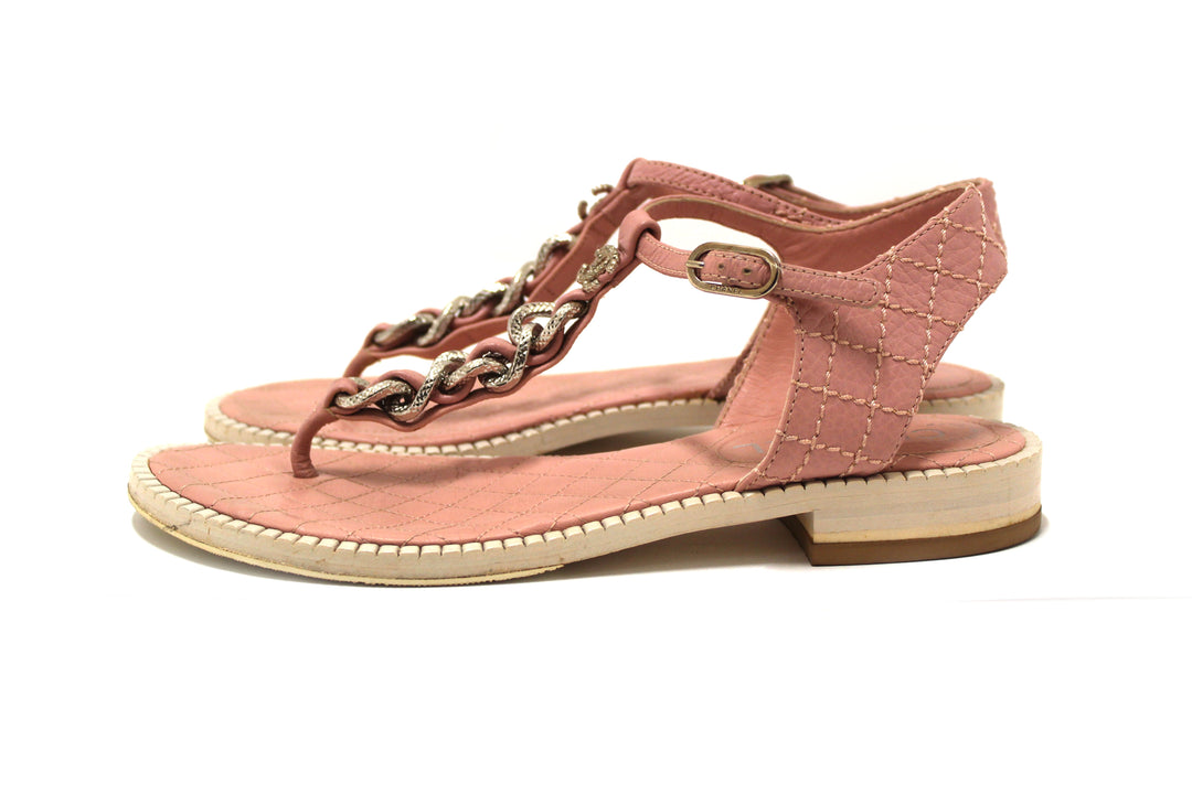 Chanel Pink Quilted Leather Chain Link Thong Flat Sandals Size 37 | Italystation.com