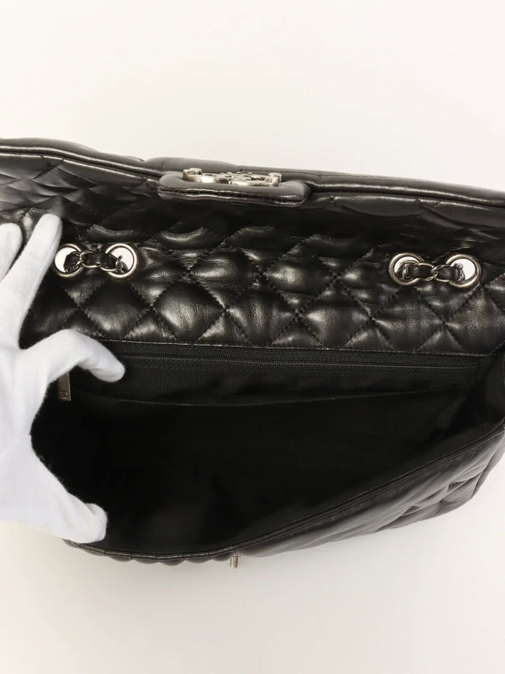 Chanel Around 2014 Made Star Turn-Lock Chain Bag Black
