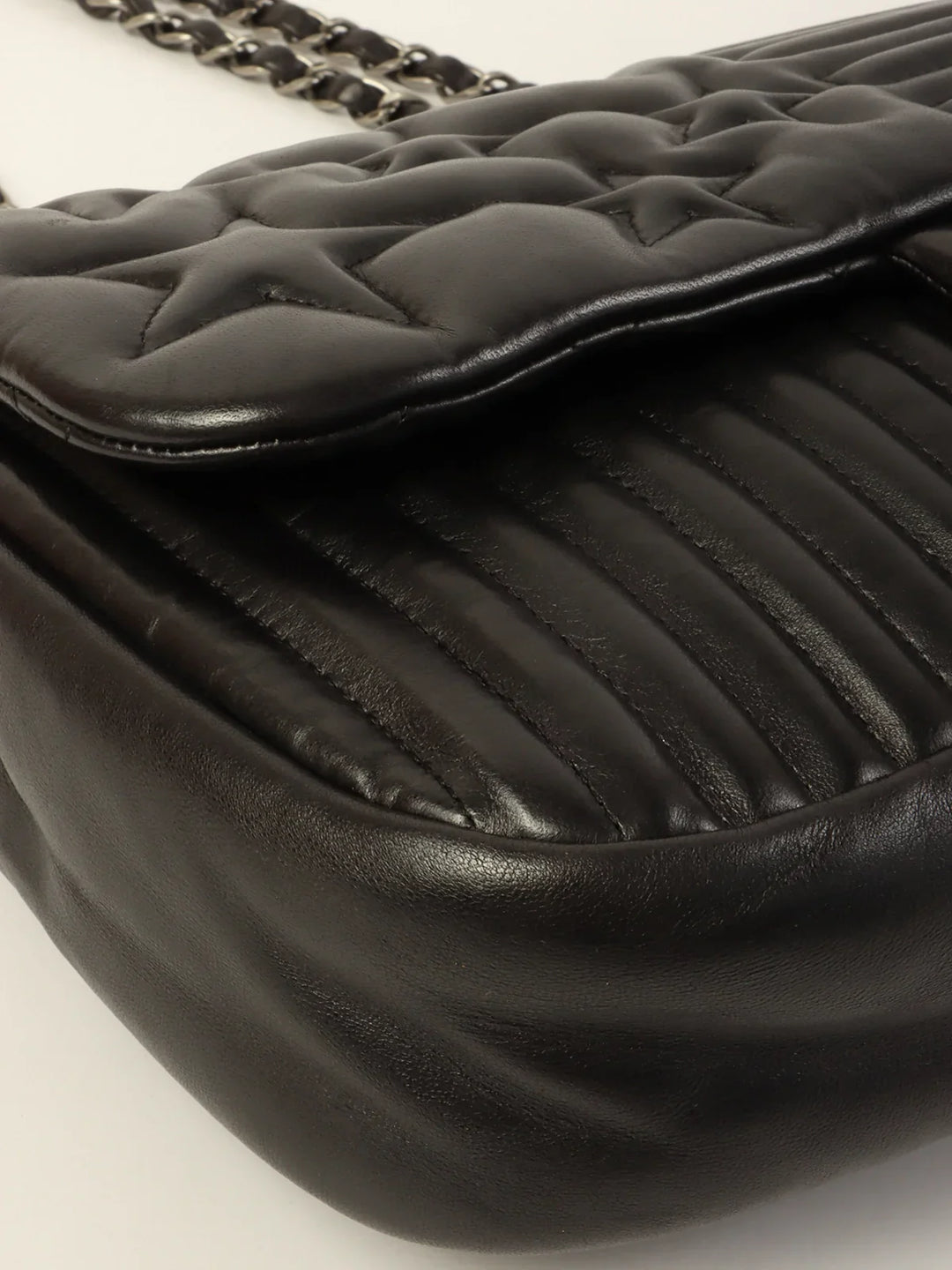 Chanel Around 2014 Made Star Turn-Lock Chain Bag Black