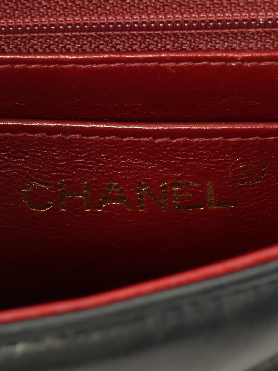 Chanel Around 1995 Made V Stitch Turn-Lock Chain Bag Black