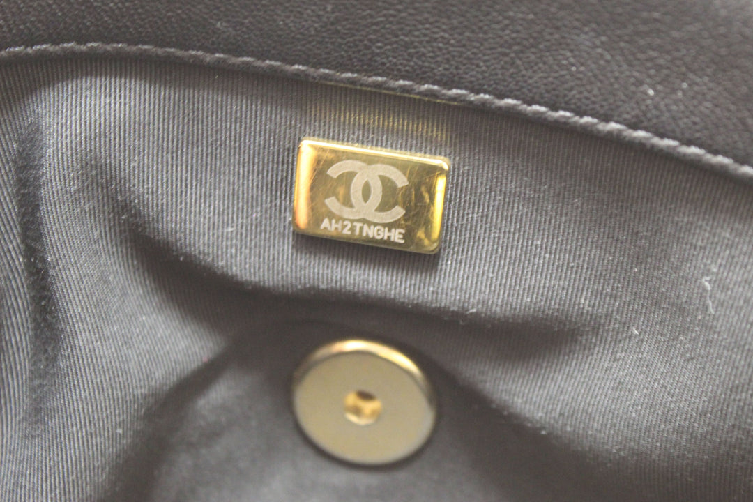 Limited Edition Top Quality Chanel 19 Medium Black Quilted Lambskin Leather Shoulder Crossbody Bag