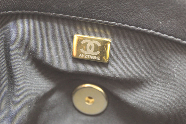 Limited Edition Top Quality Chanel 19 Medium Black Quilted Lambskin Leather Shoulder Crossbody Bag