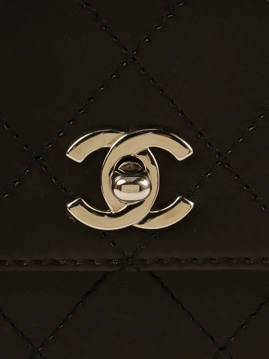 Chanel Around 1998 Made Turn-Lock Shoulder Bag Black