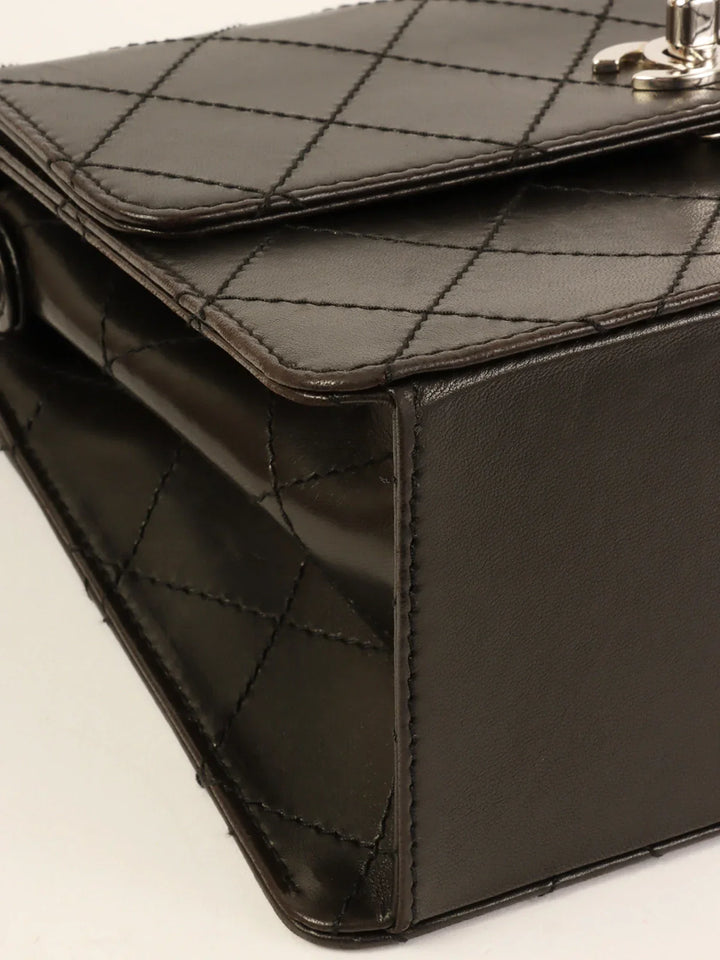 Chanel Around 1998 Made Turn-Lock Shoulder Bag Black