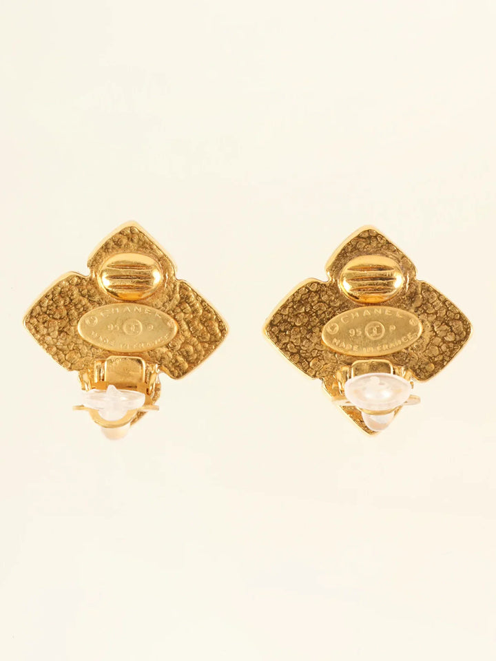 Chanel 1995 Made Gripoix Clover Motif Cc Mark Earrings Gold/Brown