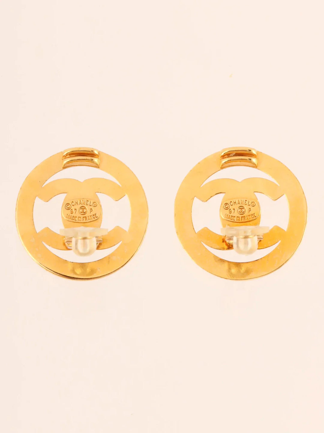 Chanel 1997 Made Round Cc Mark Cutout Earrings Gold