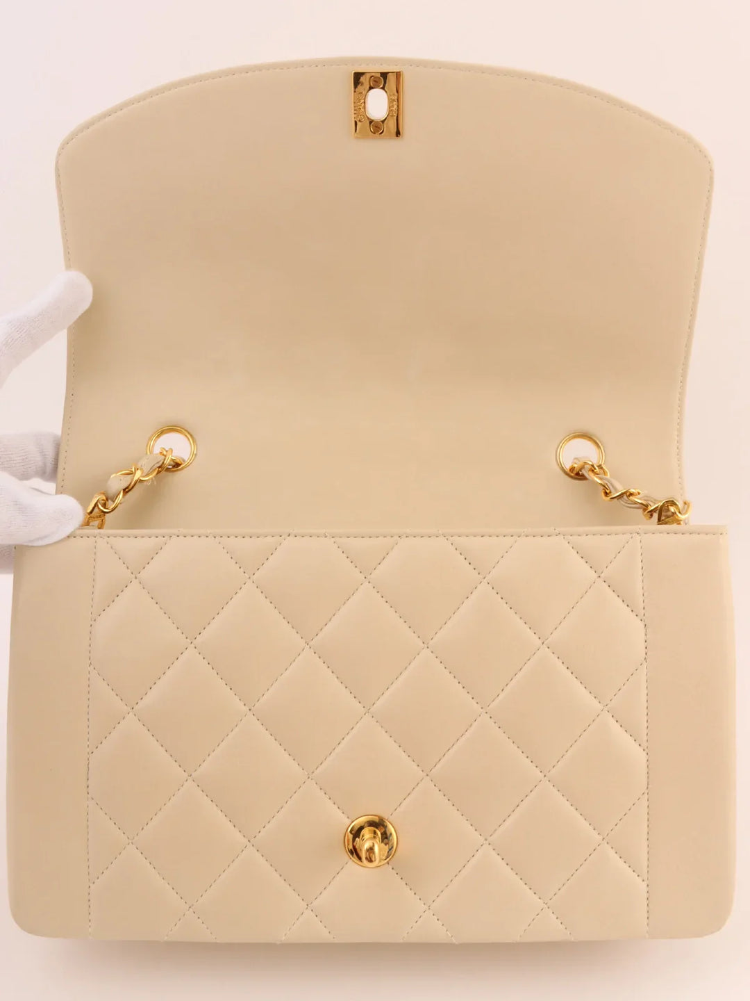 Chanel Around 1992 Made Diana New Chain Bag 25Cm Ivory