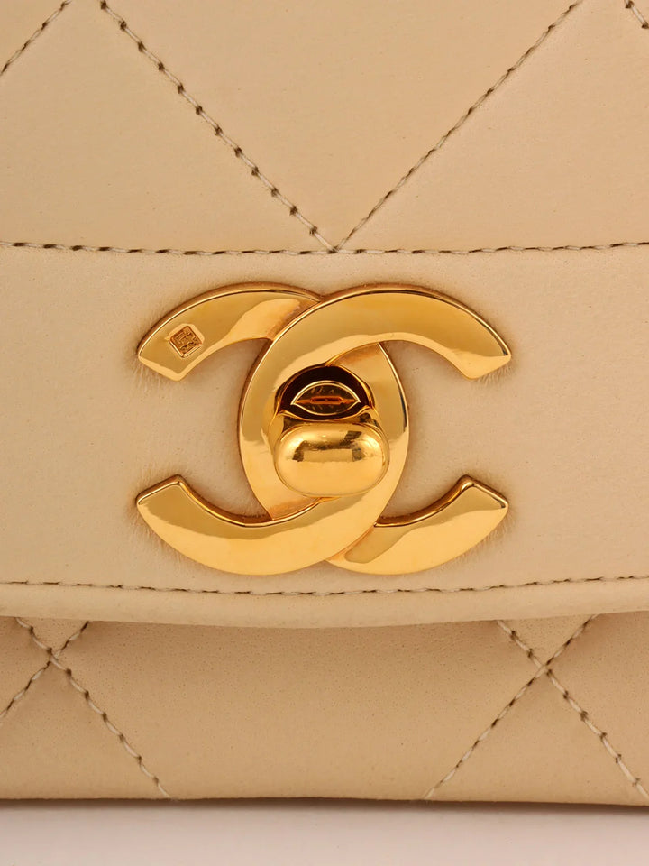 Chanel Around 1992 Made Diana New Chain Bag 25Cm Ivory