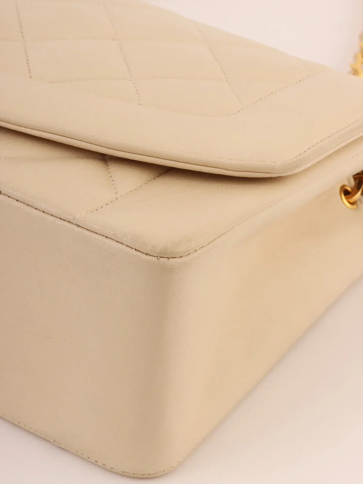 Chanel Around 1992 Made Diana New Chain Bag 25Cm Ivory