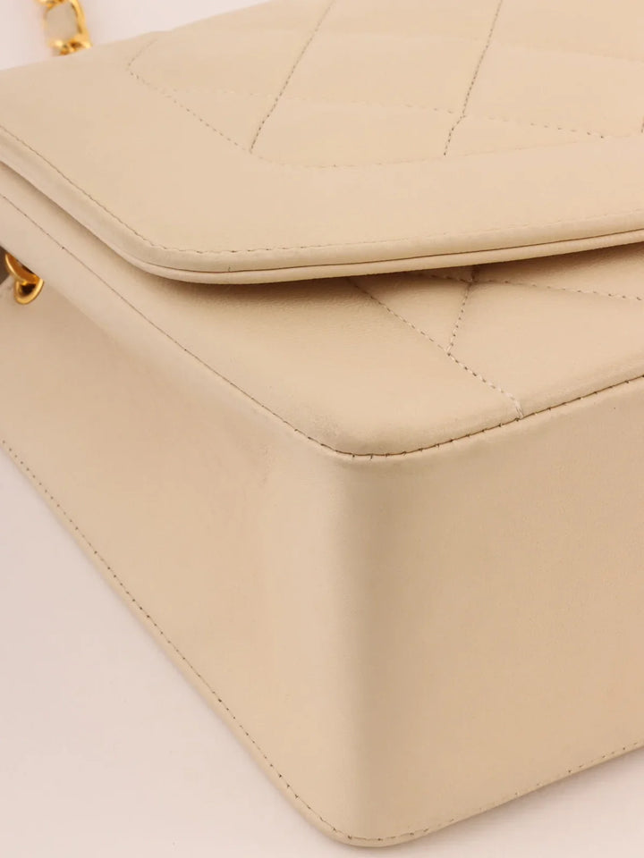 Chanel Around 1992 Made Diana New Chain Bag 25Cm Ivory