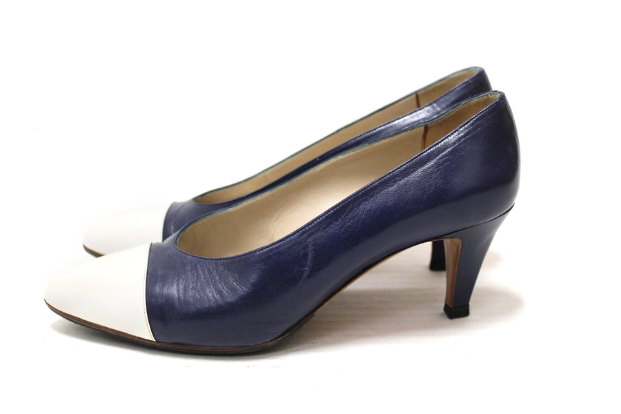 chanel navy and white leather pointed heel size 35.5 | Shop Now at Italystation.com