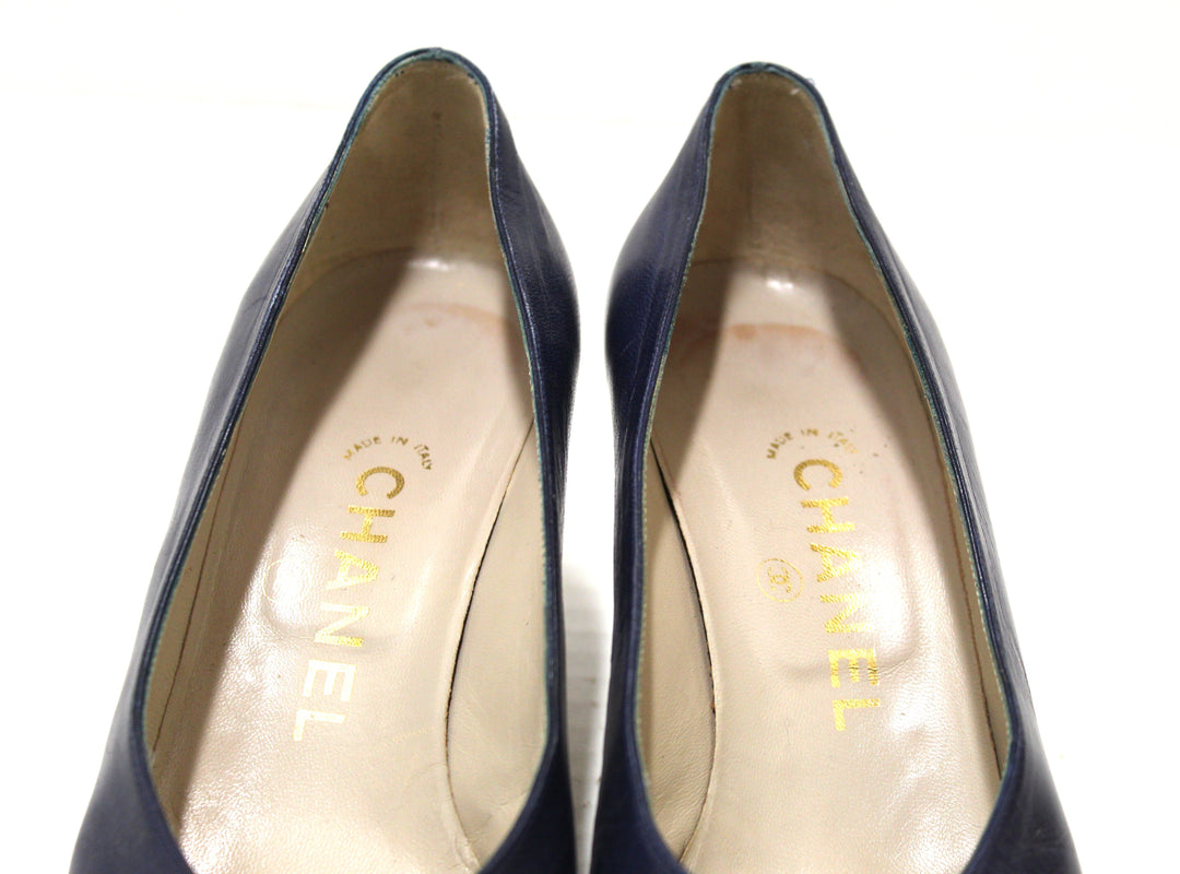 Top Quality Chanel Navy and White Leather Pointed Heel size 35.5