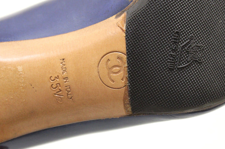 Top Quality Chanel Navy and White Leather Pointed Heel size 35.5