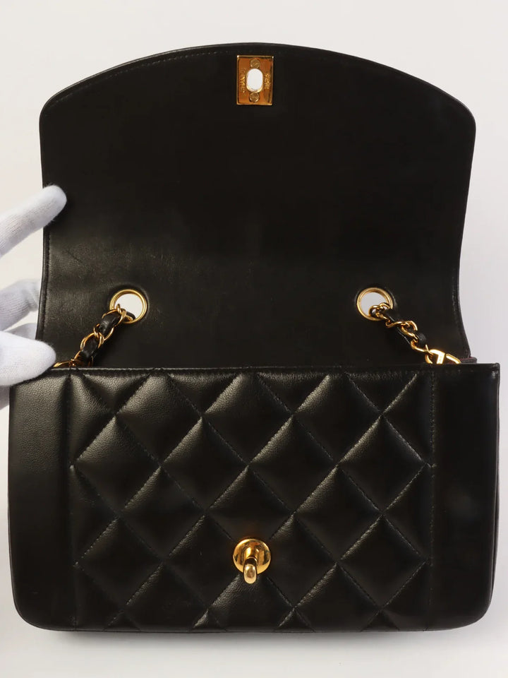 Chanel Around 1992 Made Diana New Chain Bag 22Cm Black