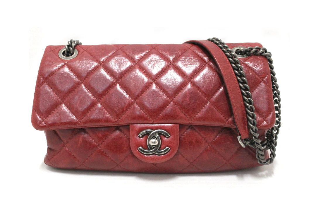 chanel red aged calfskin leather quilted medium easy flap shoulder bag | Shop Now at Italystation.com