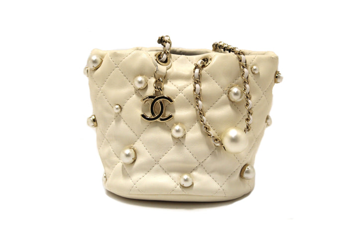 Chanel Quilted Lambskin with Pearls Mini Drawstring Bucket Bag | Italystation.com