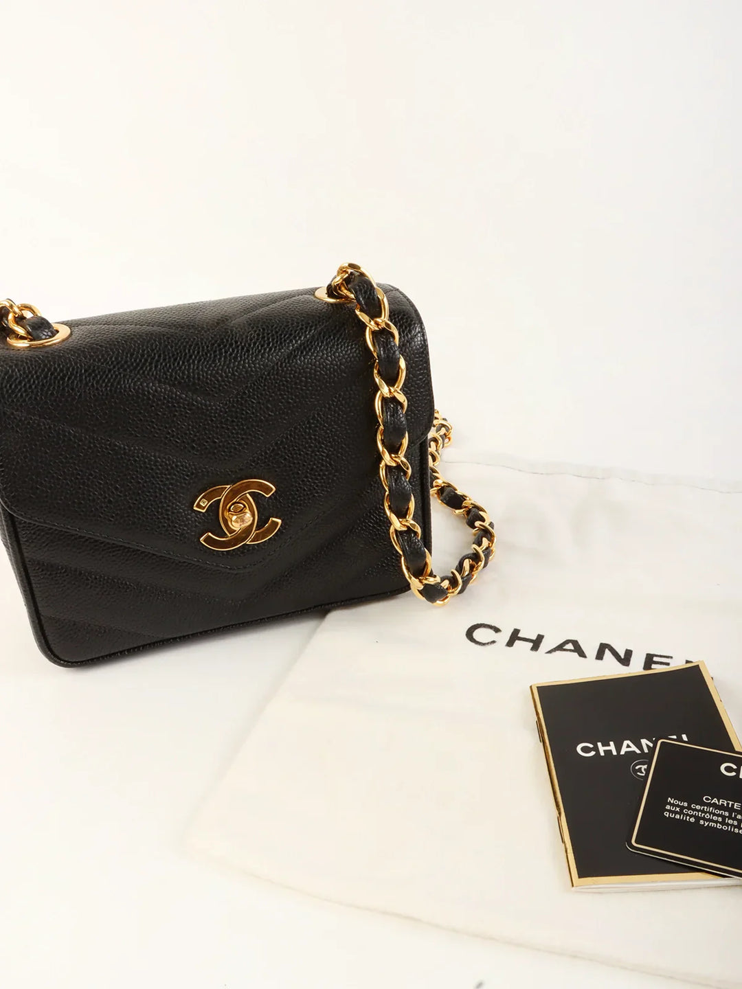Chanel Around 1995 Made Caviar Skin V Stitch Turn-Lock Chain Bag Black