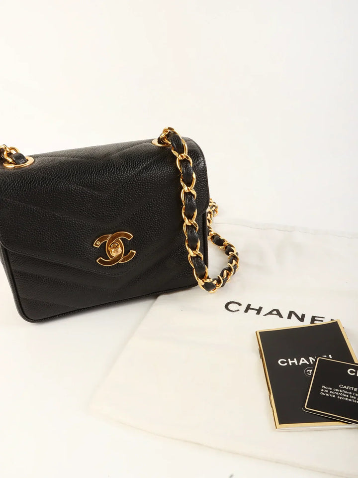 Chanel Around 1995 Made Caviar Skin V Stitch Turn-Lock Chain Bag Black