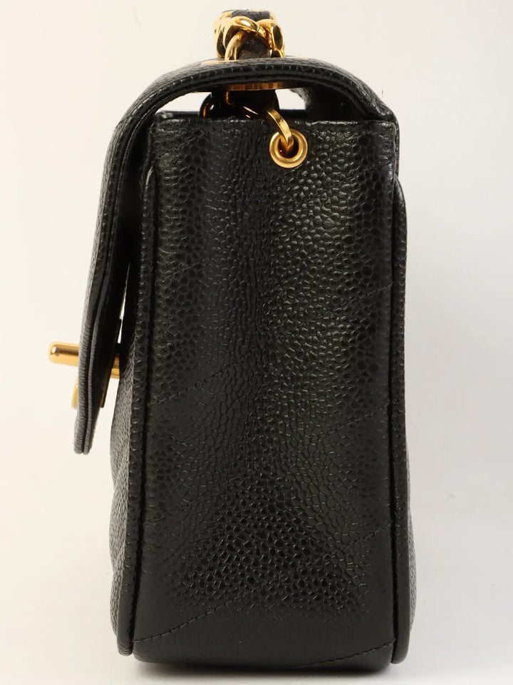 Chanel Around 1995 Made Caviar Skin V Stitch Turn-Lock Chain Bag Black