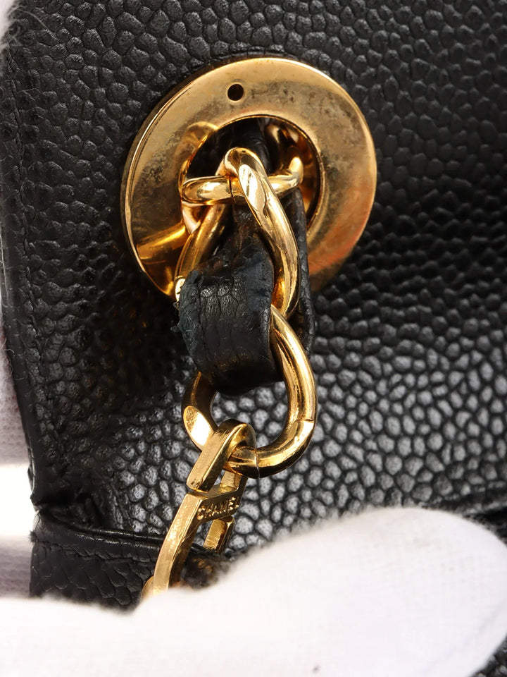 Chanel Around 1995 Made Caviar Skin V Stitch Turn-Lock Chain Bag Black
