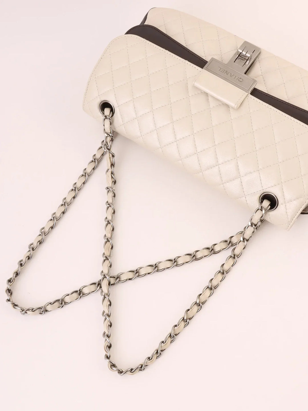 Chanel Around 2008 Made Bicolor 2.55 Chain Shoulder Bag Pearl White/Black