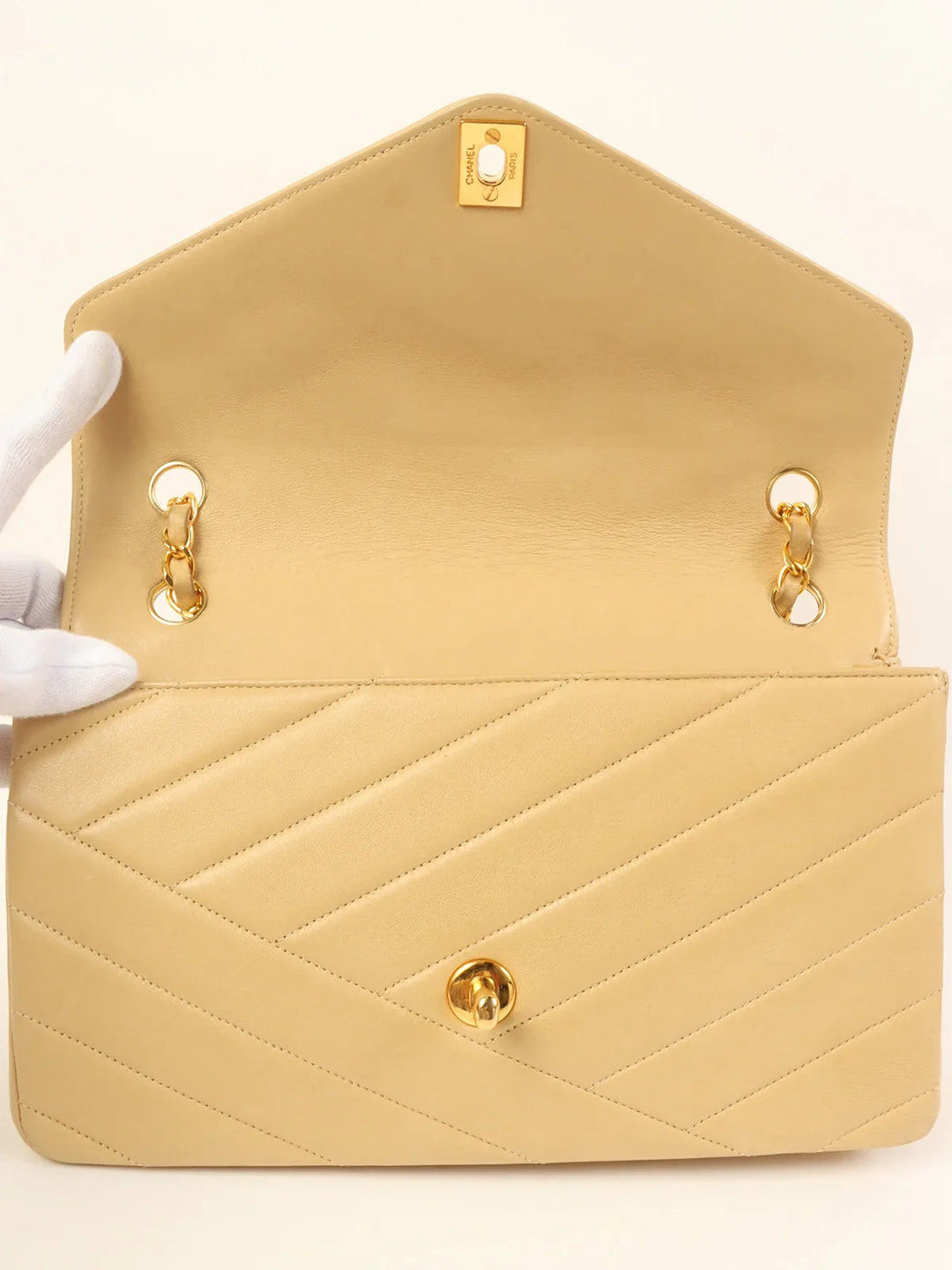 Chanel Around 1995 Made Chevron Stitch V New Turn-Lock Chain Bag Beige