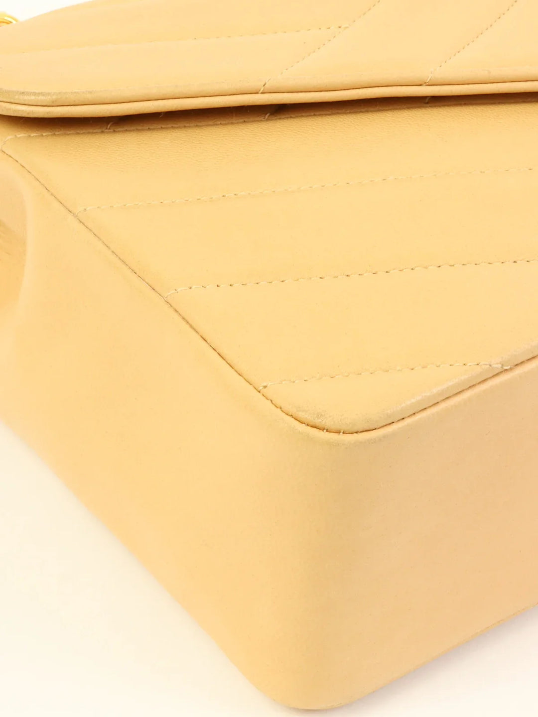 Chanel Around 1995 Made Chevron Stitch V New Turn-Lock Chain Bag Beige