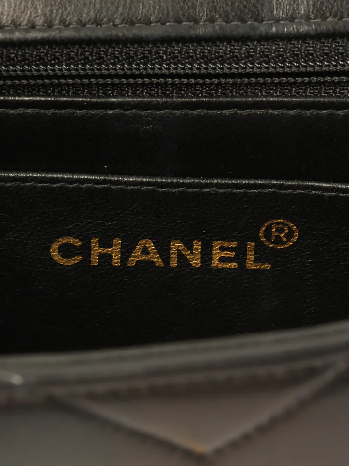 Chanel Around 1992 Made Chevron Turn-Lock Chain Bag Black