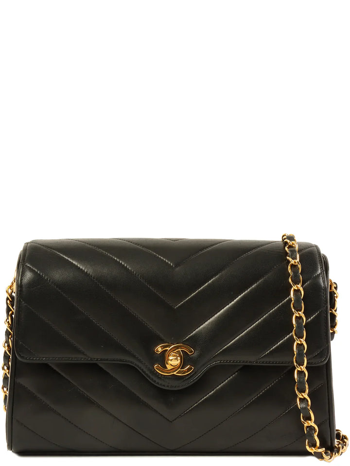 Chanel Around 1992 Made Chevron Turn-Lock Chain Bag Black