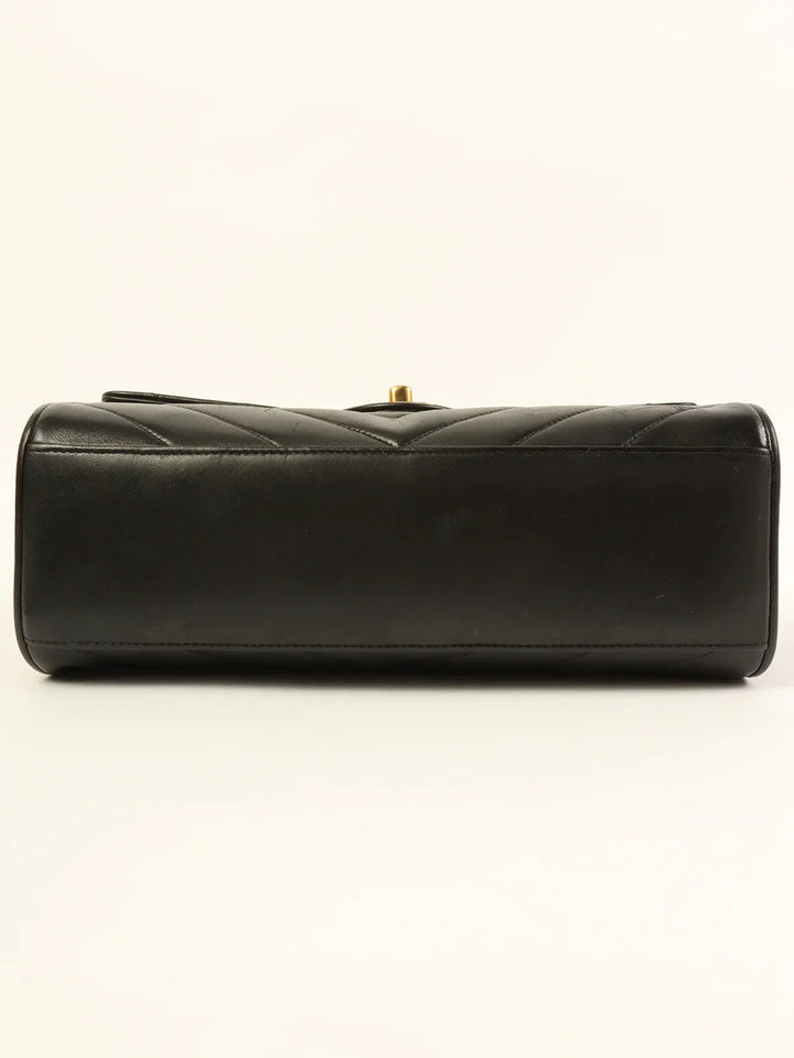 Chanel Around 1992 Made Chevron Turn-Lock Chain Bag Black