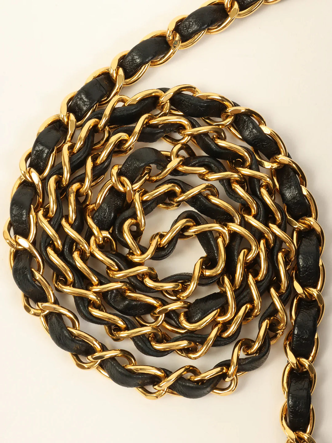 Chanel Around 1992 Made Chevron Turn-Lock Chain Bag Black