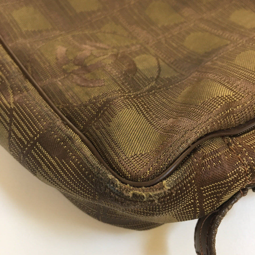 Chanel Handbag in Green Fabric
